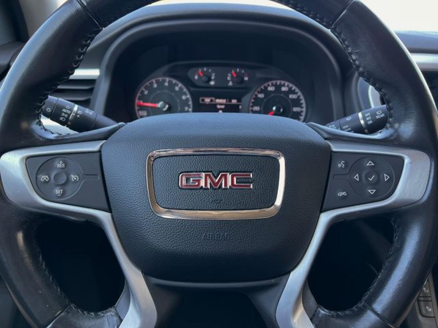 2019 SILVER /Black Cloth GMC ACADIA SLE (1GKKNLLAXKZ) with an 2.5L engine, Automatic transmission, located at 11100 Summerlin Square Dr., Fort Myers Beach, FL, 33931, (239) 999-7777, 26.493452, -81.938683 - Photo#6