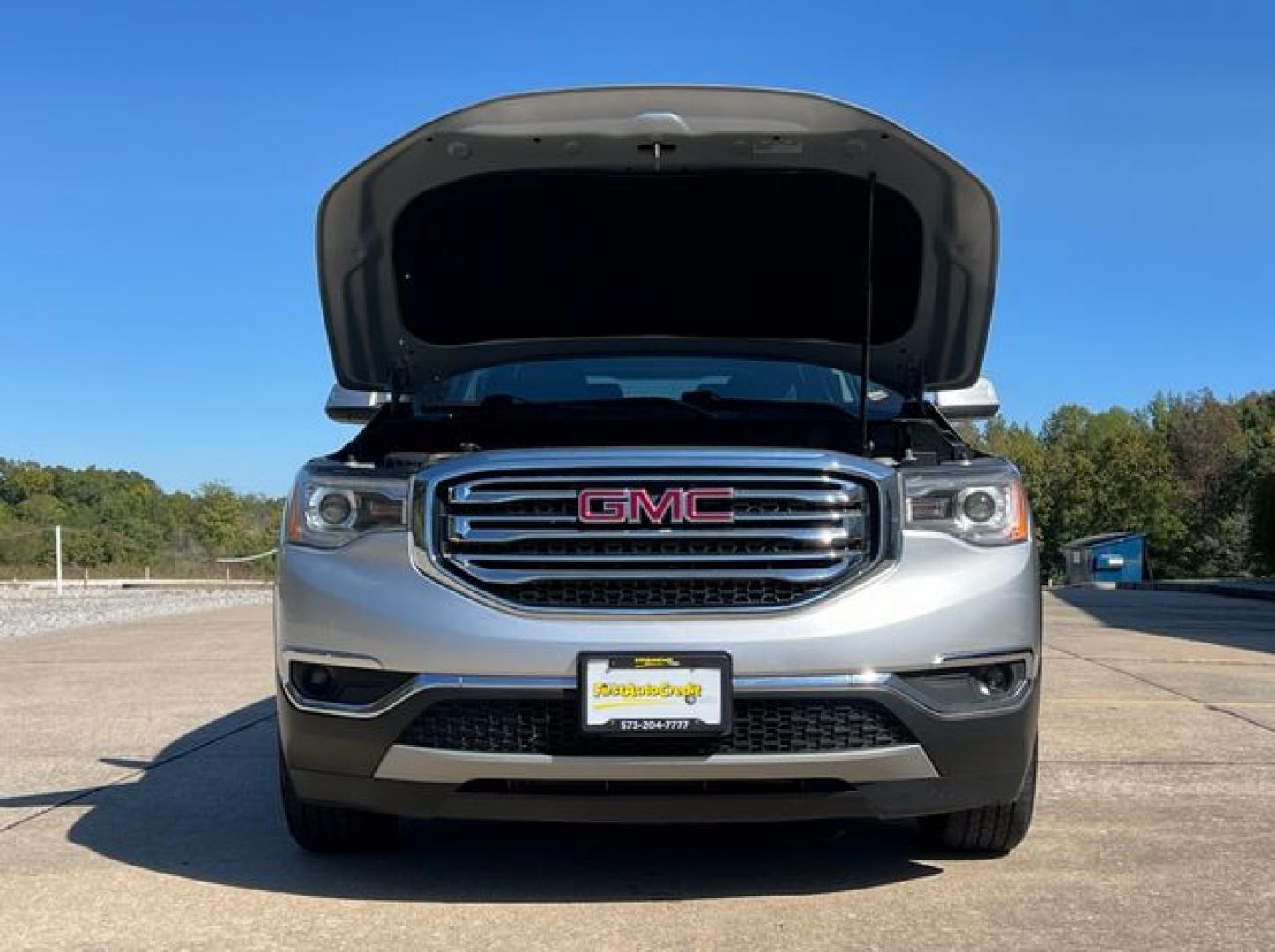 2019 SILVER /Black Cloth GMC ACADIA SLE (1GKKNLLAXKZ) with an 2.5L engine, Automatic transmission, located at 11100 Summerlin Square Dr., Fort Myers Beach, FL, 33931, (239) 999-7777, 26.493452, -81.938683 - Photo#33