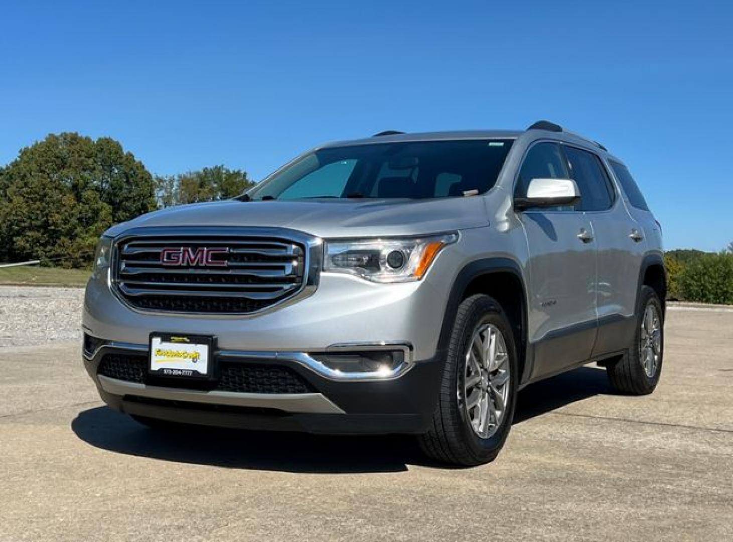 2019 SILVER /Black Cloth GMC ACADIA SLE (1GKKNLLAXKZ) with an 2.5L engine, Automatic transmission, located at 11100 Summerlin Square Dr., Fort Myers Beach, FL, 33931, (239) 999-7777, 26.493452, -81.938683 - Photo#35