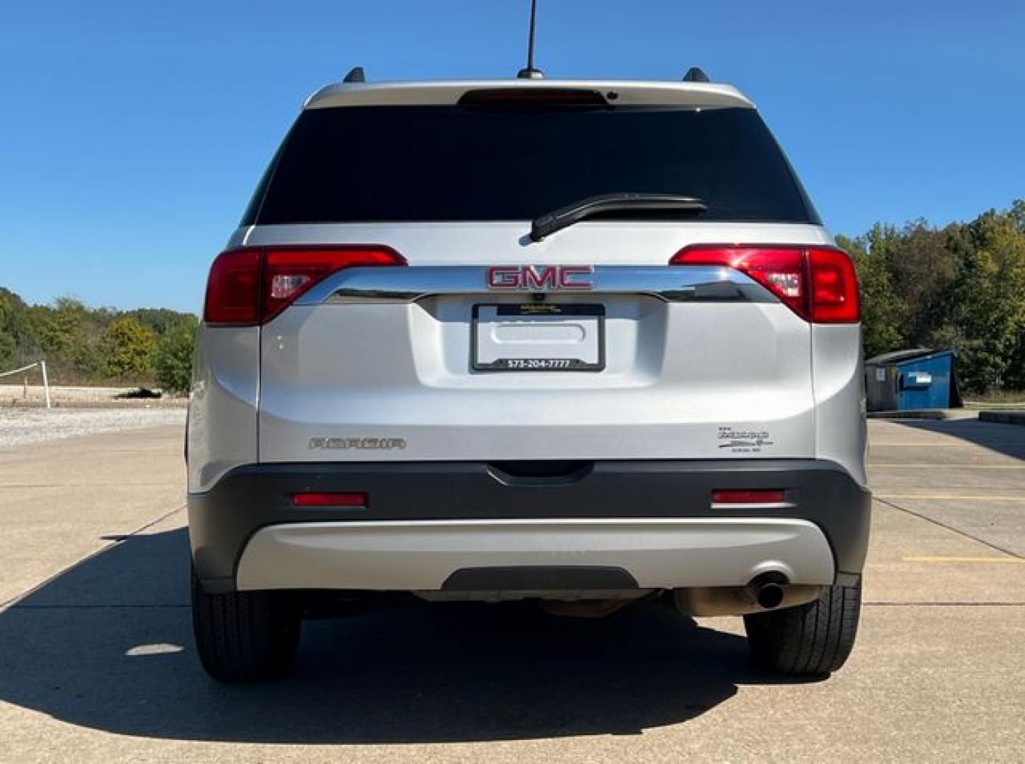 2019 SILVER /Black Cloth GMC ACADIA SLE (1GKKNLLAXKZ) with an 2.5L engine, Automatic transmission, located at 11100 Summerlin Square Dr., Fort Myers Beach, FL, 33931, (239) 999-7777, 26.493452, -81.938683 - Photo#46