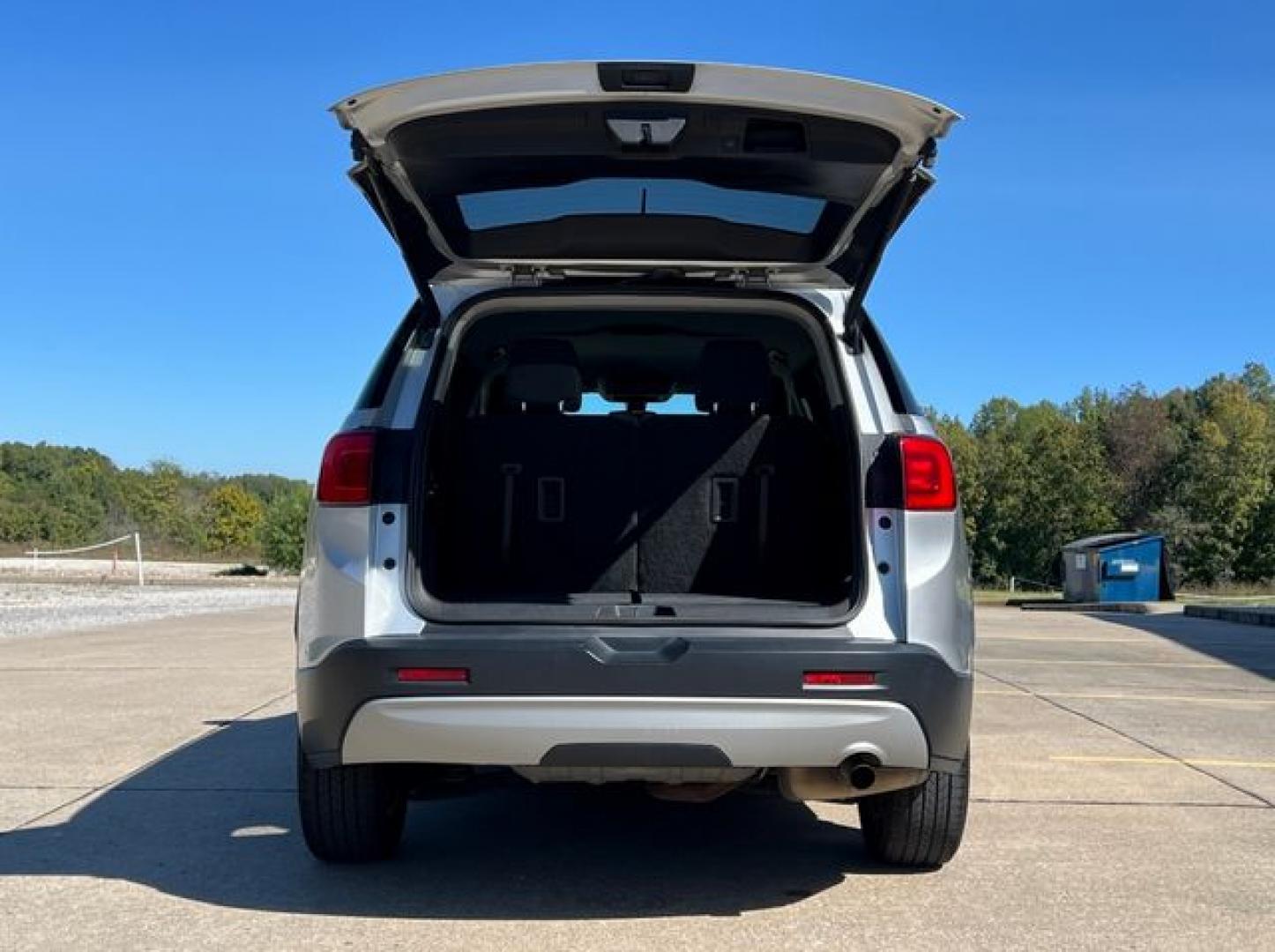 2019 SILVER /Black Cloth GMC ACADIA SLE (1GKKNLLAXKZ) with an 2.5L engine, Automatic transmission, located at 11100 Summerlin Square Dr., Fort Myers Beach, FL, 33931, (239) 999-7777, 26.493452, -81.938683 - Photo#49