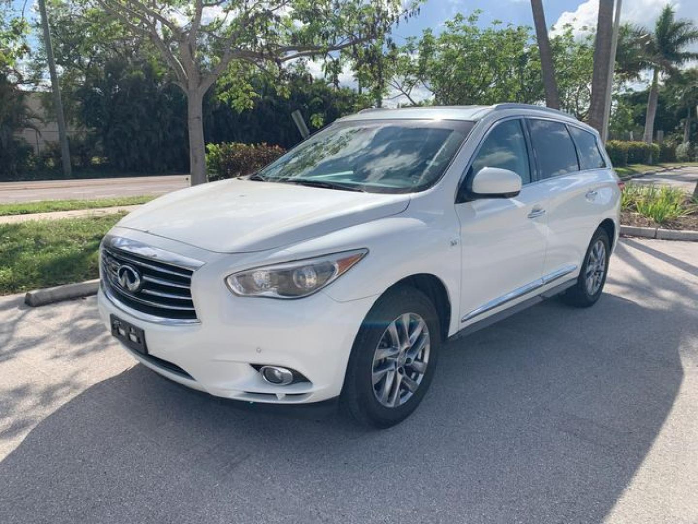 2015 WHITE /Tan Leather INFINITI QX60 SUV (5N1AL0MM7FC) with an 3.5L engine, Continuously Variable transmission, located at 11100 Summerlin Square Dr., Fort Myers Beach, FL, 33931, (239) 999-7777, 26.493452, -81.938683 - Photo#0