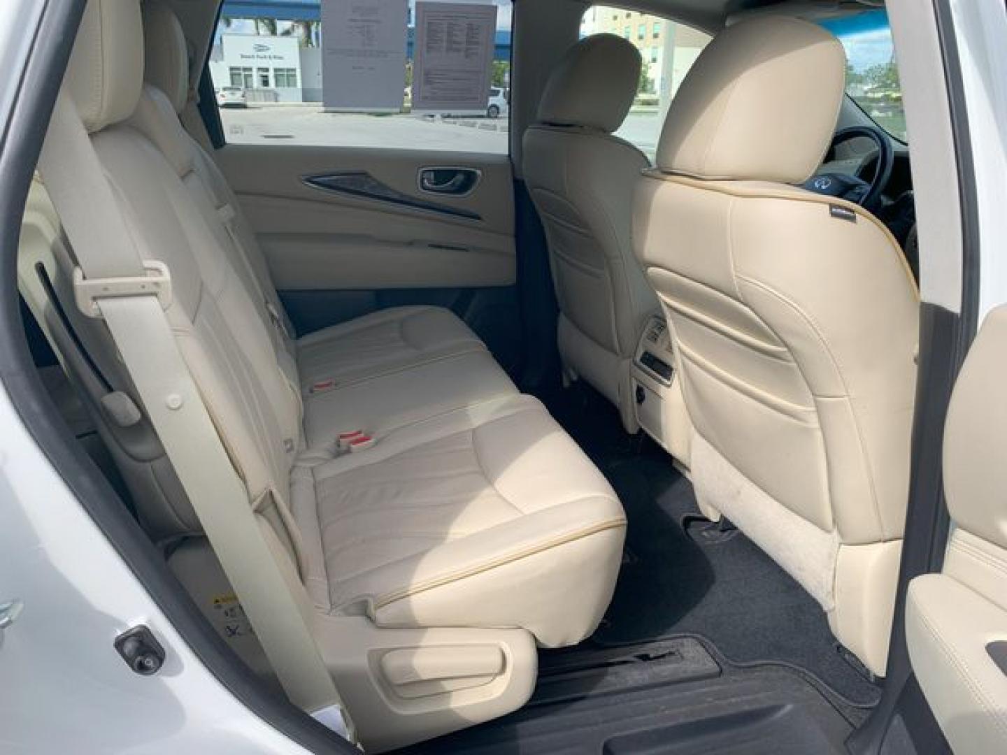 2015 WHITE /Tan Leather INFINITI QX60 SUV (5N1AL0MM7FC) with an 3.5L engine, Continuously Variable transmission, located at 11100 Summerlin Square Dr., Fort Myers Beach, FL, 33931, (239) 999-7777, 26.493452, -81.938683 - Photo#7