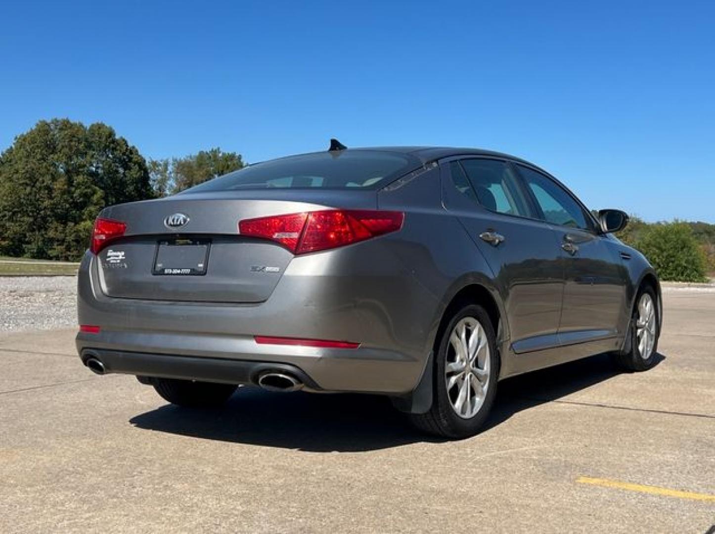 2013 BROWN /Tan Leather Kia Optima EX (5XXGN4A70DG) with an 2.4L L4 DOHC 16V engine, 6-Speed Automatic transmission, located at 11100 Summerlin Square Dr., Fort Myers Beach, FL, 33931, (239) 999-7777, 26.493452, -81.938683 - Photo#31