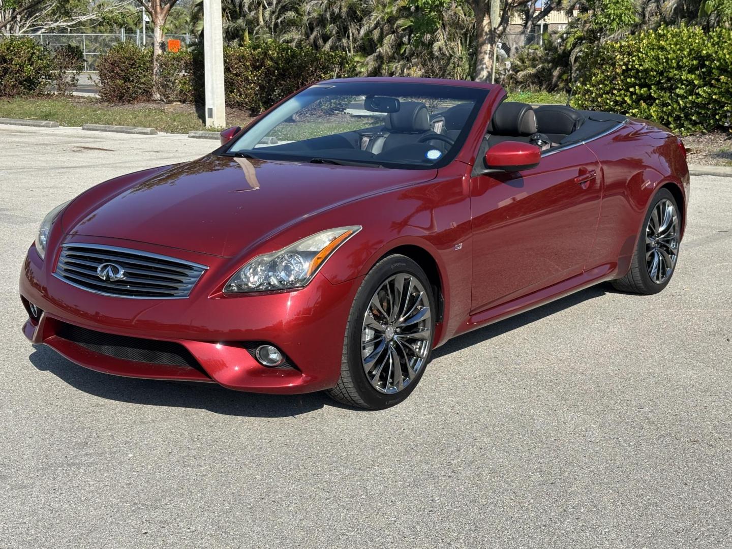 2014 RED INFINITI Q60 BASE (JN1CV6FE8EM) with an 3.7L engine, Automatic transmission, located at 11100 Summerlin Square Dr., Fort Myers Beach, FL, 33931, (239) 999-7777, 26.493452, -81.938683 - Photo#1