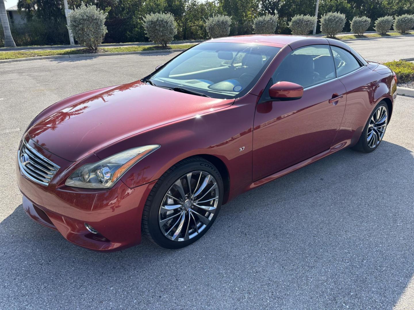 2014 RED INFINITI Q60 BASE (JN1CV6FE8EM) with an 3.7L engine, Automatic transmission, located at 11100 Summerlin Square Dr., Fort Myers Beach, FL, 33931, (239) 999-7777, 26.493452, -81.938683 - Photo#4