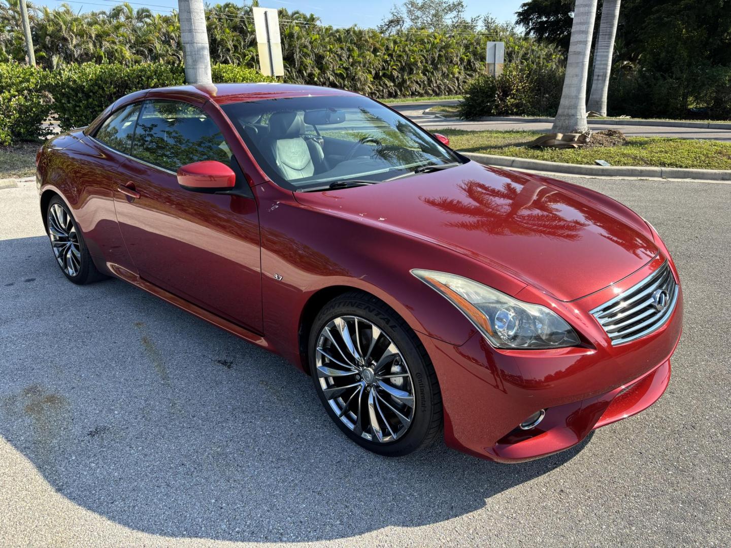 2014 RED INFINITI Q60 BASE (JN1CV6FE8EM) with an 3.7L engine, Automatic transmission, located at 11100 Summerlin Square Dr., Fort Myers Beach, FL, 33931, (239) 999-7777, 26.493452, -81.938683 - Photo#10