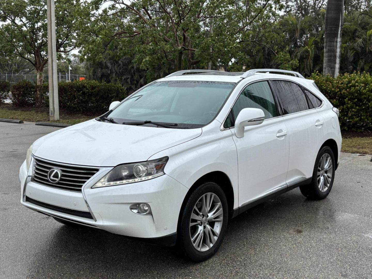 2014 WHITE /BLACK Lexus RX 350 FWD (2T2ZK1BA9EC) with an 3.5L V6 DOHC 24V engine, 5-Speed Automatic transmission, located at 11170 Summerlin Square Dr., Fort Myers Beach, FL, 33931, (239) 999-7777, 26.493546, -81.941628 - 2 Owner - Photo#0