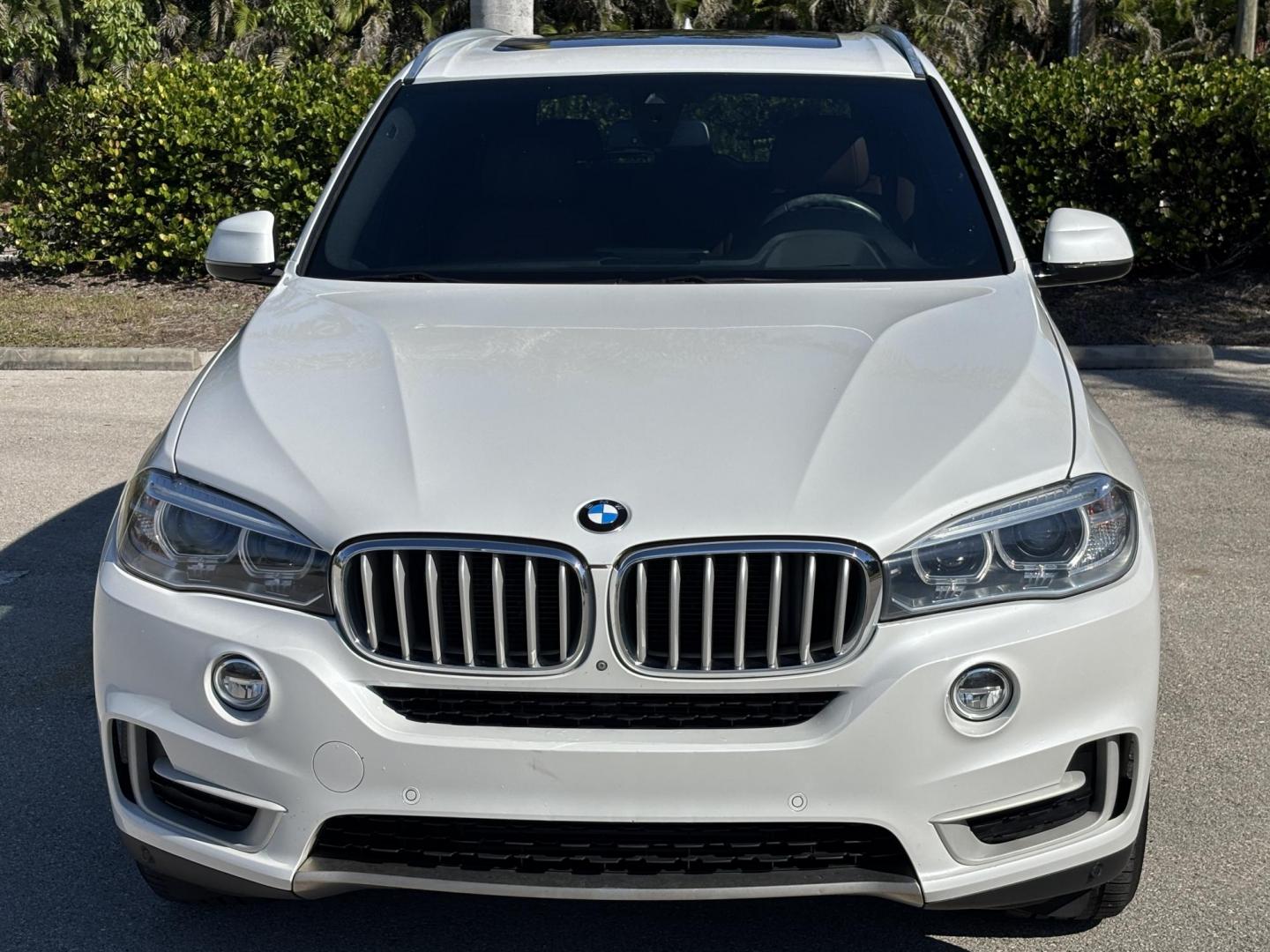 2017 WHITE BMW X5 SDRIVE35I (5UXKR2C3XH0) with an 3.0L engine, Automatic transmission, located at 11170 Summerlin Square Dr., Fort Myers Beach, FL, 33931, (239) 999-7777, 26.493546, -81.941628 - Photo#1