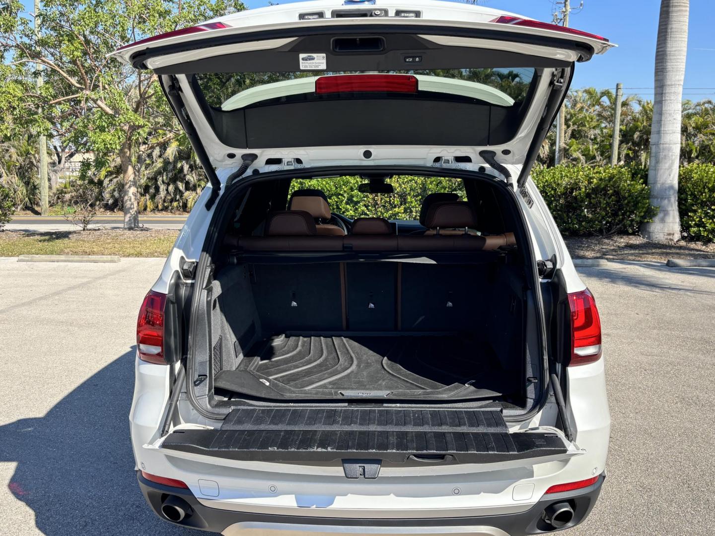 2017 WHITE BMW X5 SDRIVE35I (5UXKR2C3XH0) with an 3.0L engine, Automatic transmission, located at 11170 Summerlin Square Dr., Fort Myers Beach, FL, 33931, (239) 999-7777, 26.493546, -81.941628 - Photo#19