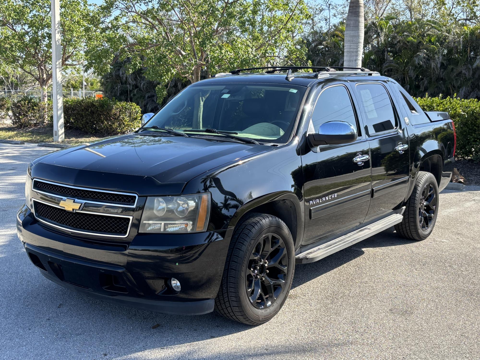 2013 Chevrolet Avalanche LS 2WD