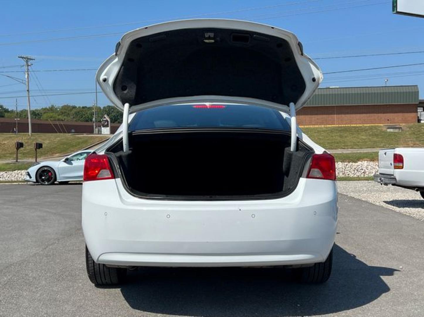 2015 WHITE /Black Leather/Cloth CHEVROLET IMPALA LT (2G1115SL9F9) with an 2.5L engine, Automatic transmission, located at 11100 Summerlin Square Dr., Fort Myers Beach, FL, 33931, (239) 999-7777, 26.493452, -81.938683 - Photo#11