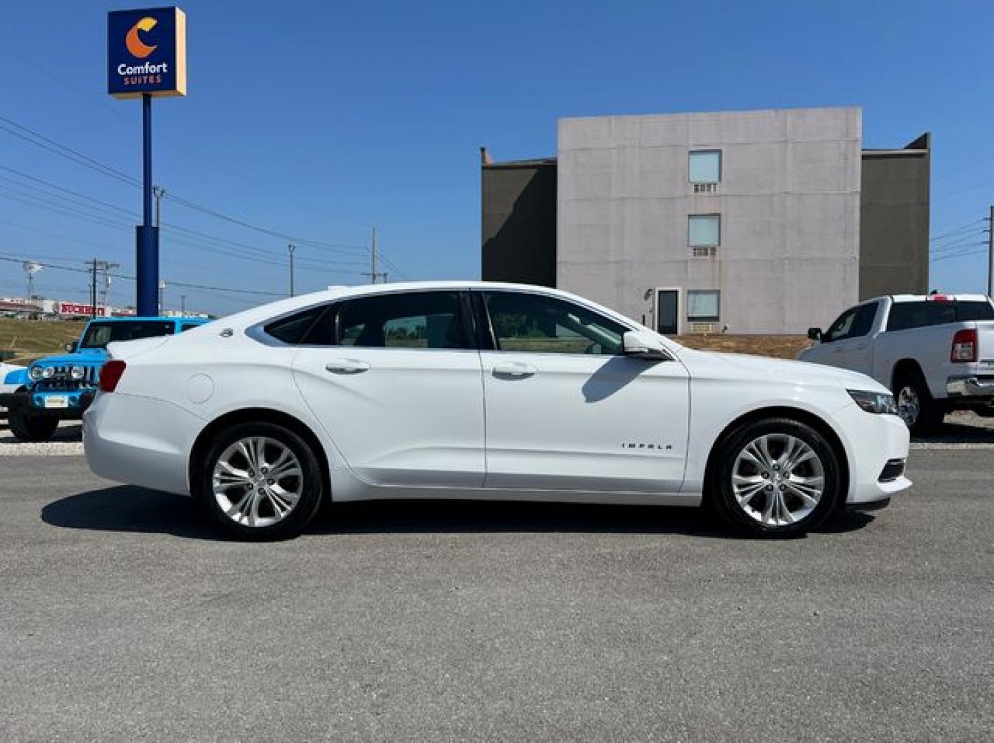 2015 WHITE /Black Leather/Cloth CHEVROLET IMPALA LT (2G1115SL9F9) with an 2.5L engine, Automatic transmission, located at 11100 Summerlin Square Dr., Fort Myers Beach, FL, 33931, (239) 999-7777, 26.493452, -81.938683 - Photo#5