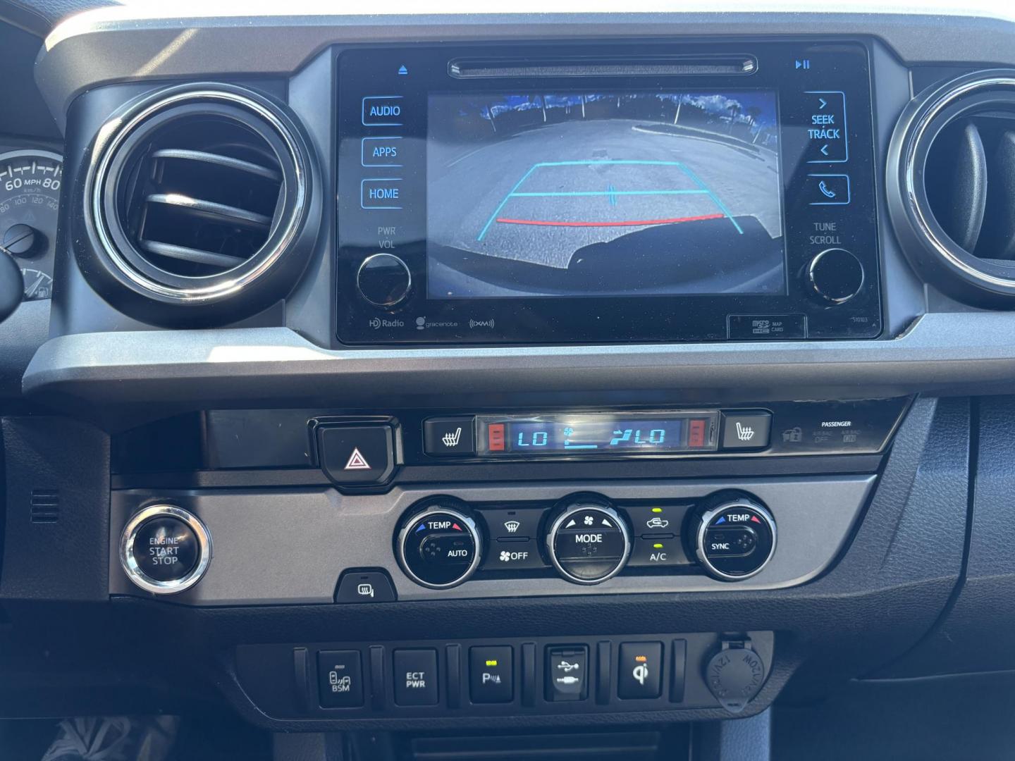 2016 WHITE TOYOTA TACOMA DOUBLE CAB (3TMAZ5CN2GM) with an 3.5L engine, Automatic transmission, located at 11170 Summerlin Square Dr., Fort Myers Beach, FL, 33931, (239) 999-7777, 26.493546, -81.941628 - Photo#17