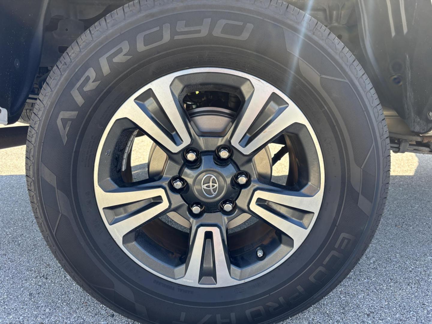 2016 WHITE TOYOTA TACOMA DOUBLE CAB (3TMAZ5CN2GM) with an 3.5L engine, Automatic transmission, located at 11170 Summerlin Square Dr., Fort Myers Beach, FL, 33931, (239) 999-7777, 26.493546, -81.941628 - Photo#25