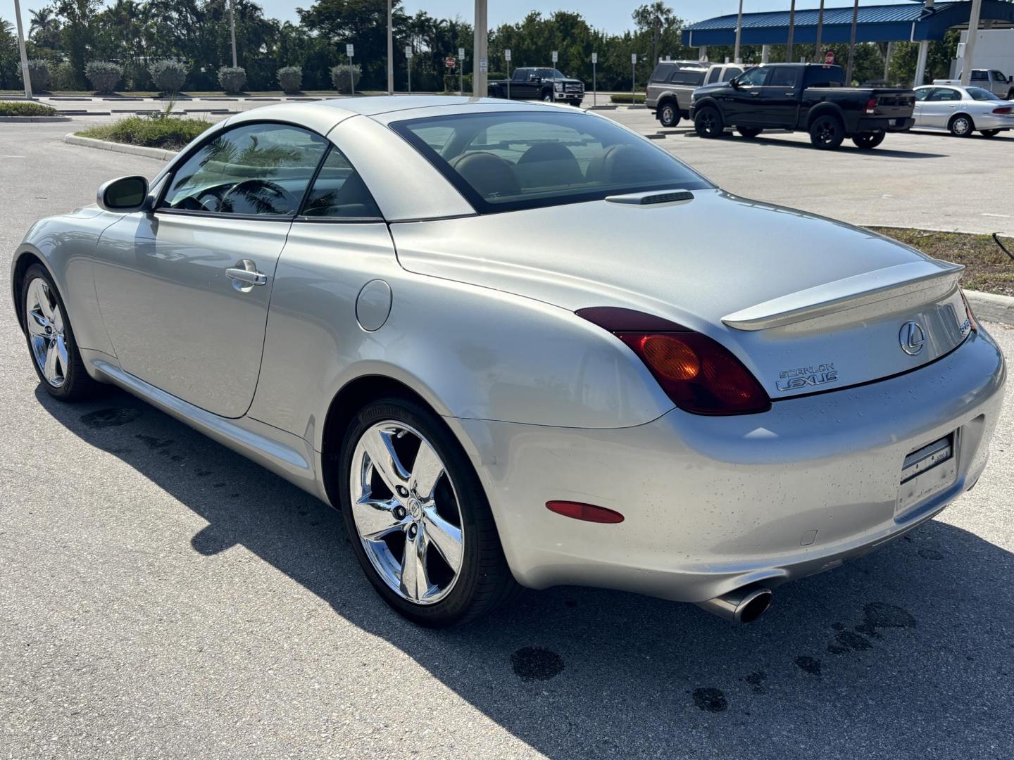 2002 SILVER /BROWN Lexus SC 430 Convertible (JTHFN48Y820) with an 4.3L V8 DOHC 32V engine, 5-Speed Automatic Overdrive transmission, located at 11170 Summerlin Square Dr., Fort Myers Beach, FL, 33931, (239) 999-7777, 26.493546, -81.941628 - Photo#7