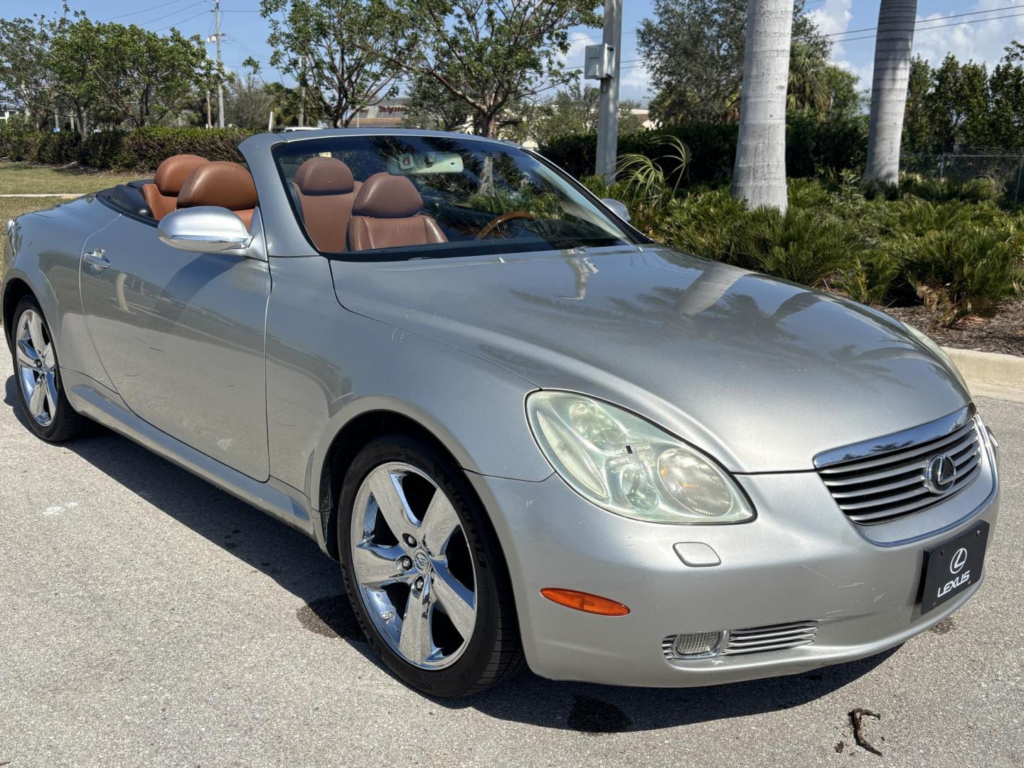 2002 SILVER /BROWN Lexus SC 430 Convertible (JTHFN48Y820) with an 4.3L V8 DOHC 32V engine, 5-Speed Automatic Overdrive transmission, located at 11170 Summerlin Square Dr., Fort Myers Beach, FL, 33931, (239) 999-7777, 26.493546, -81.941628 - Photo#10