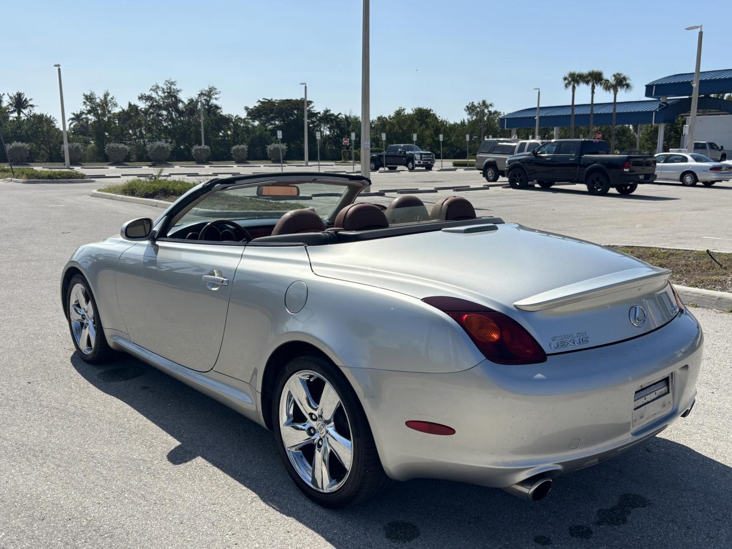 2002 SILVER /BROWN Lexus SC 430 Convertible (JTHFN48Y820) with an 4.3L V8 DOHC 32V engine, 5-Speed Automatic Overdrive transmission, located at 11170 Summerlin Square Dr., Fort Myers Beach, FL, 33931, (239) 999-7777, 26.493546, -81.941628 - Photo#11