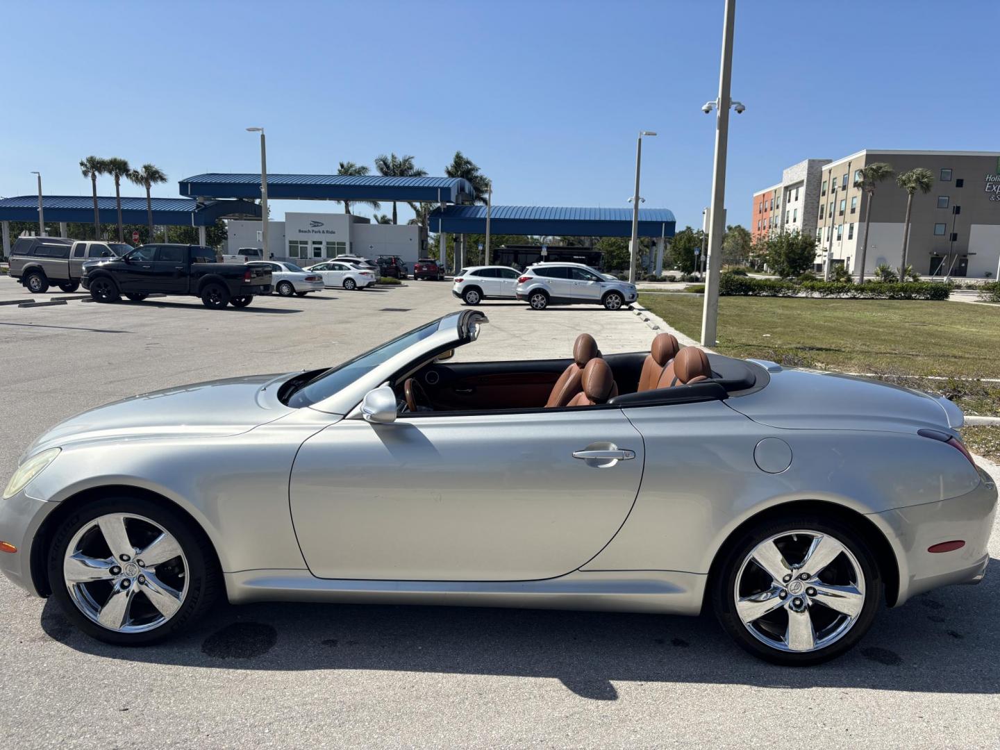 2002 SILVER /BROWN Lexus SC 430 Convertible (JTHFN48Y820) with an 4.3L V8 DOHC 32V engine, 5-Speed Automatic Overdrive transmission, located at 11170 Summerlin Square Dr., Fort Myers Beach, FL, 33931, (239) 999-7777, 26.493546, -81.941628 - Photo#9