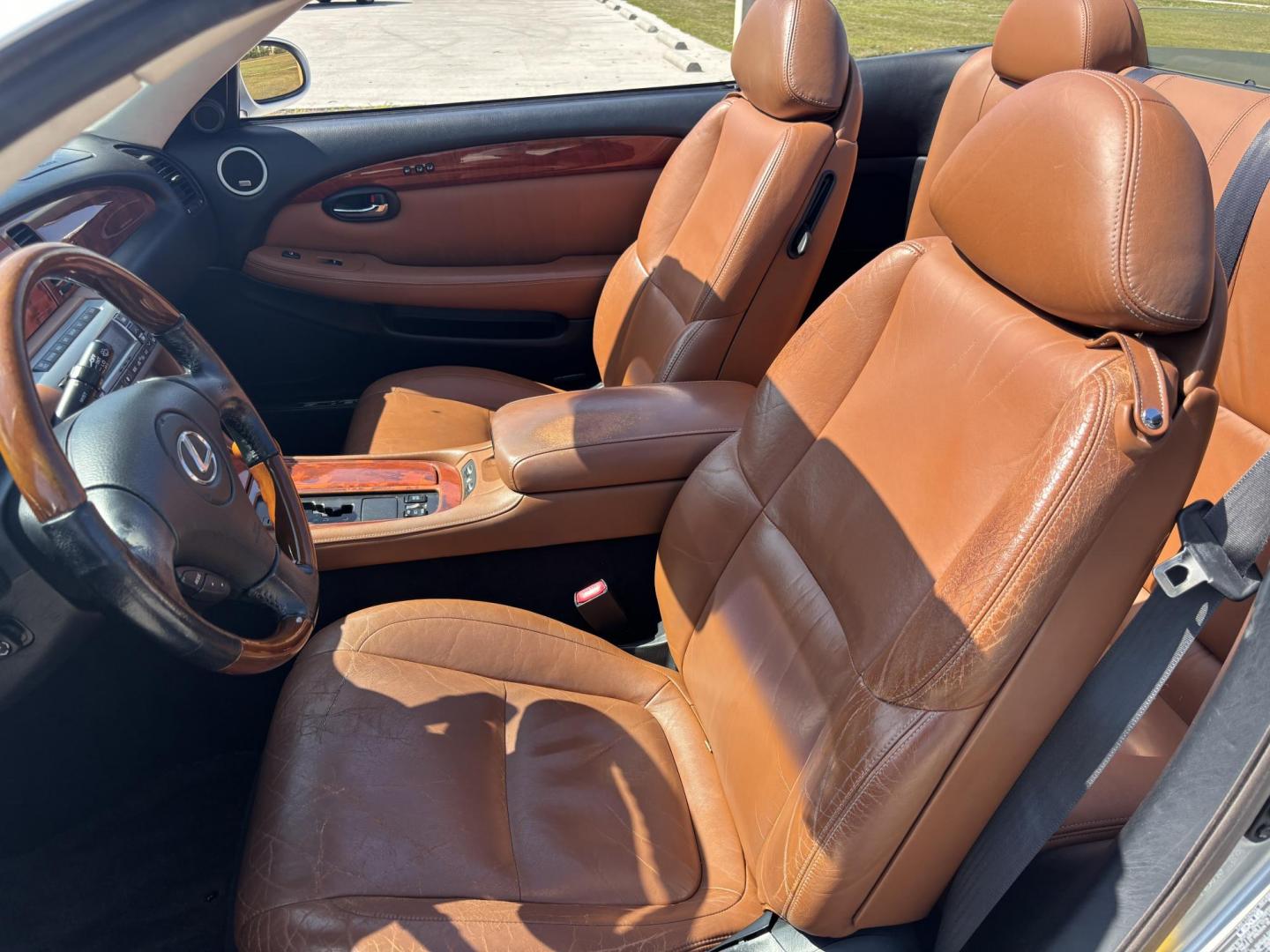 2002 SILVER /BROWN Lexus SC 430 Convertible (JTHFN48Y820) with an 4.3L V8 DOHC 32V engine, 5-Speed Automatic Overdrive transmission, located at 11170 Summerlin Square Dr., Fort Myers Beach, FL, 33931, (239) 999-7777, 26.493546, -81.941628 - Photo#15