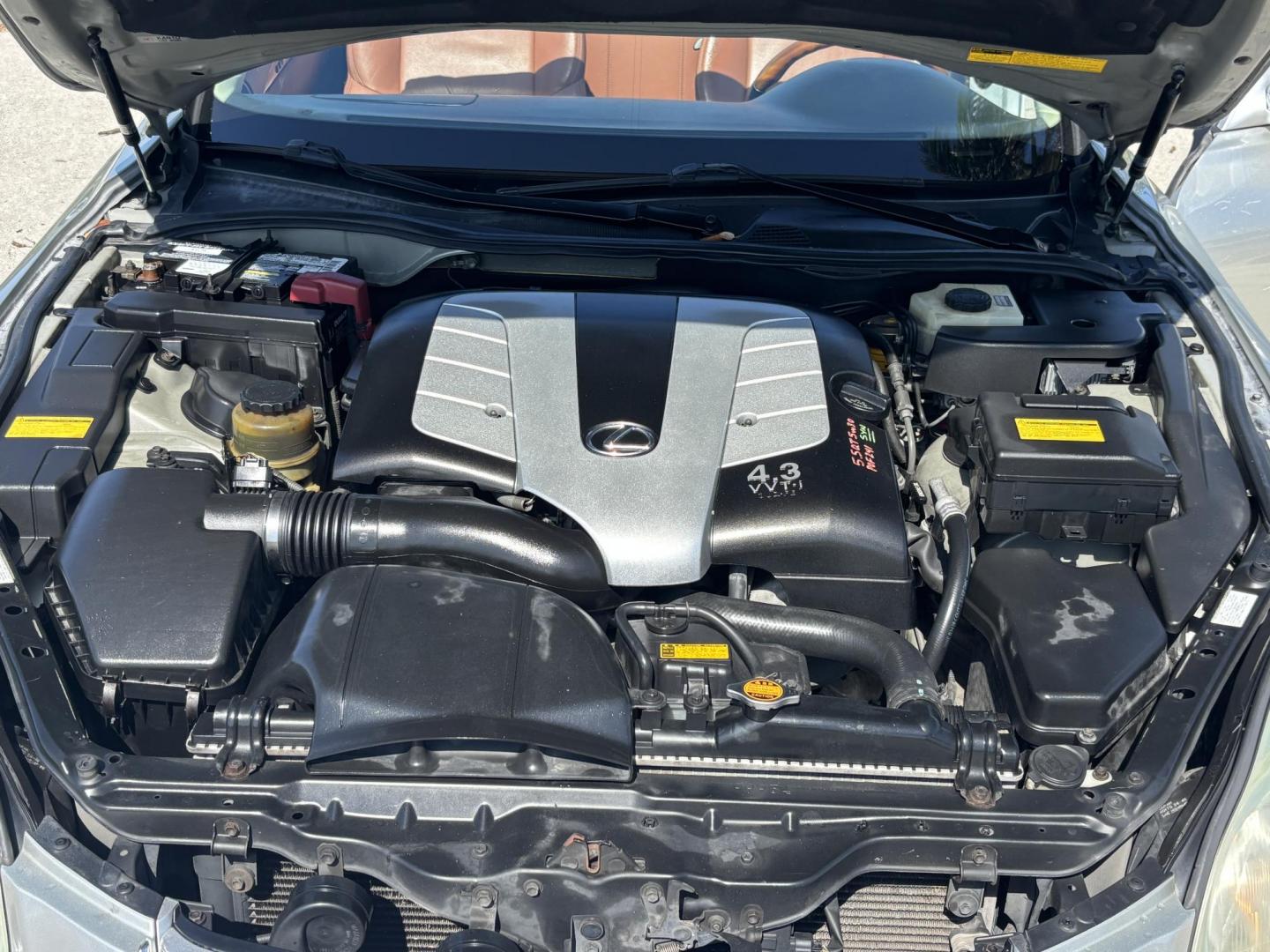 2002 SILVER /BROWN Lexus SC 430 Convertible (JTHFN48Y820) with an 4.3L V8 DOHC 32V engine, 5-Speed Automatic Overdrive transmission, located at 11170 Summerlin Square Dr., Fort Myers Beach, FL, 33931, (239) 999-7777, 26.493546, -81.941628 - Photo#30