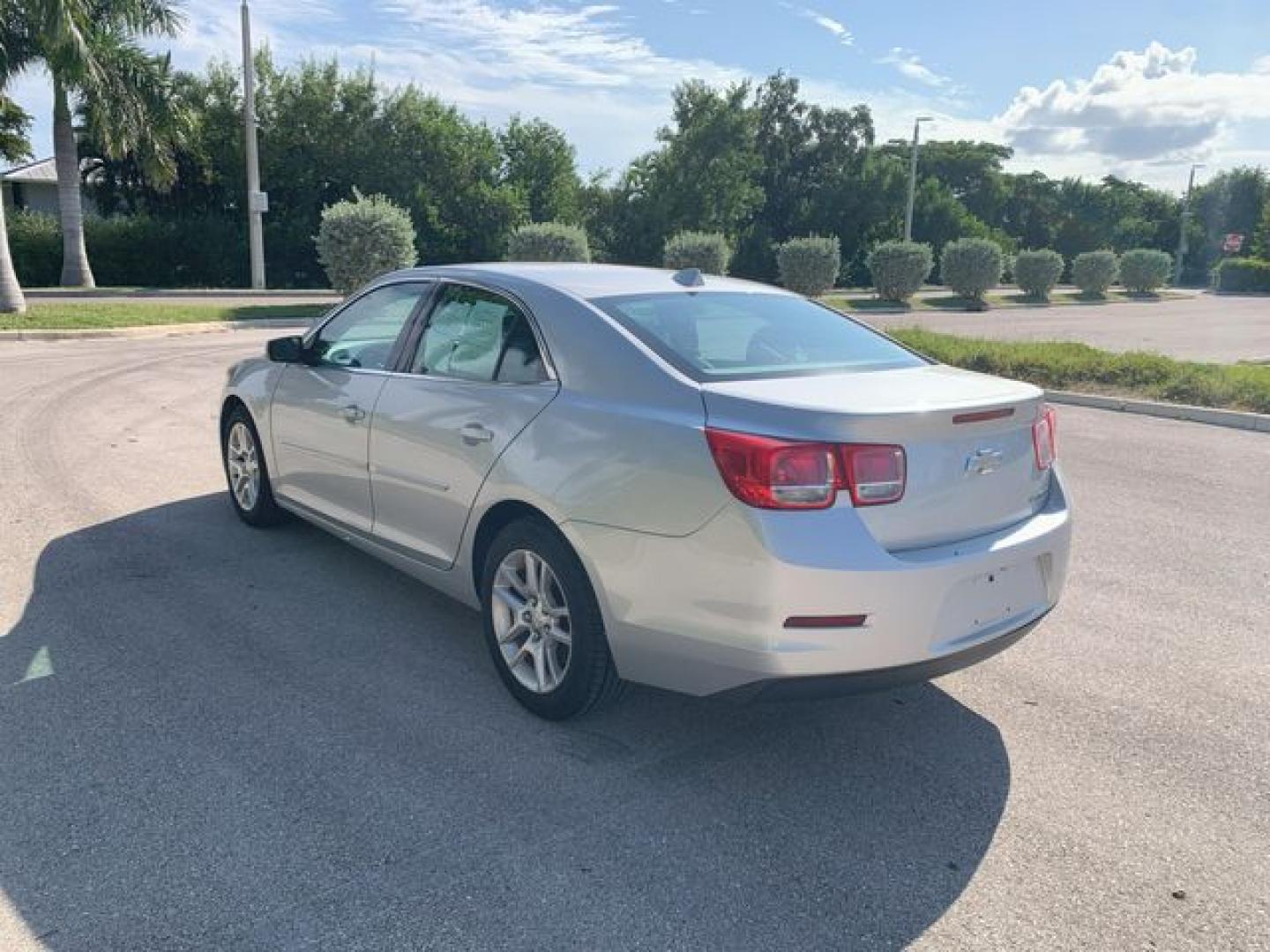 2014 SILVER /Cocoa/Light Neutral CHEVROLET MALIBU 1LT (1G11C5SL2EF) with an 2.5L engine, Automatic transmission, located at 11100 Summerlin Square Dr., Fort Myers Beach, FL, 33931, (239) 999-7777, 26.493452, -81.938683 - Photo#4