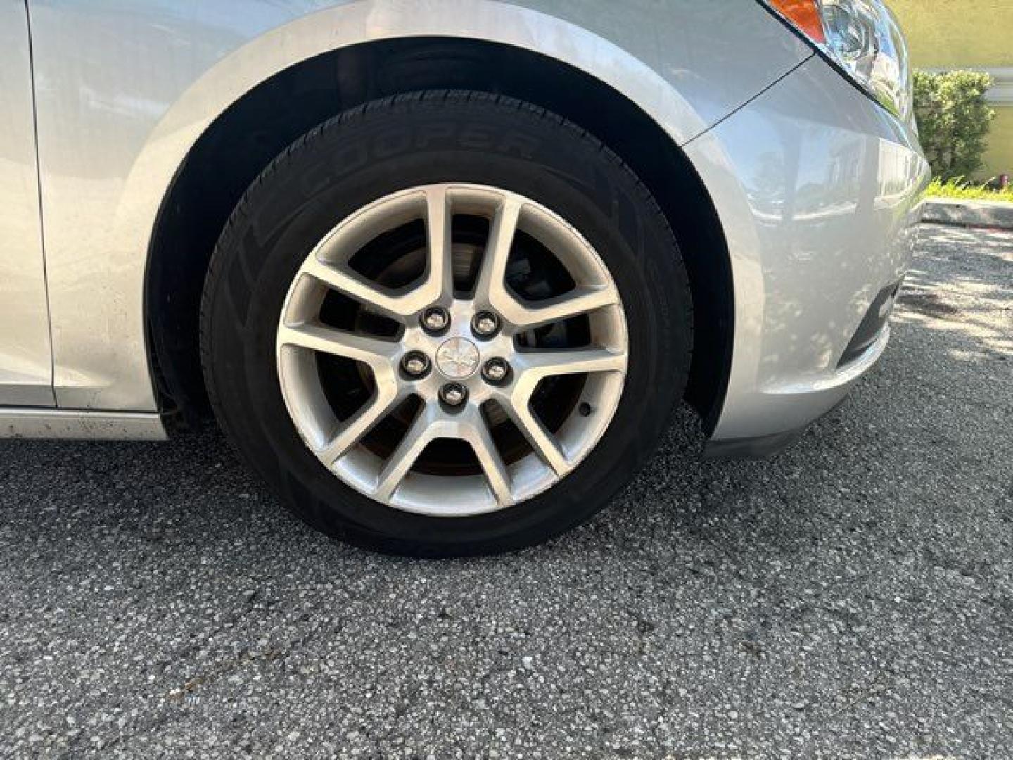 2014 SILVER /Cocoa/Light Neutral CHEVROLET MALIBU 1LT (1G11C5SL2EF) with an 2.5L engine, Automatic transmission, located at 11100 Summerlin Square Dr., Fort Myers Beach, FL, 33931, (239) 999-7777, 26.493452, -81.938683 - Photo#5