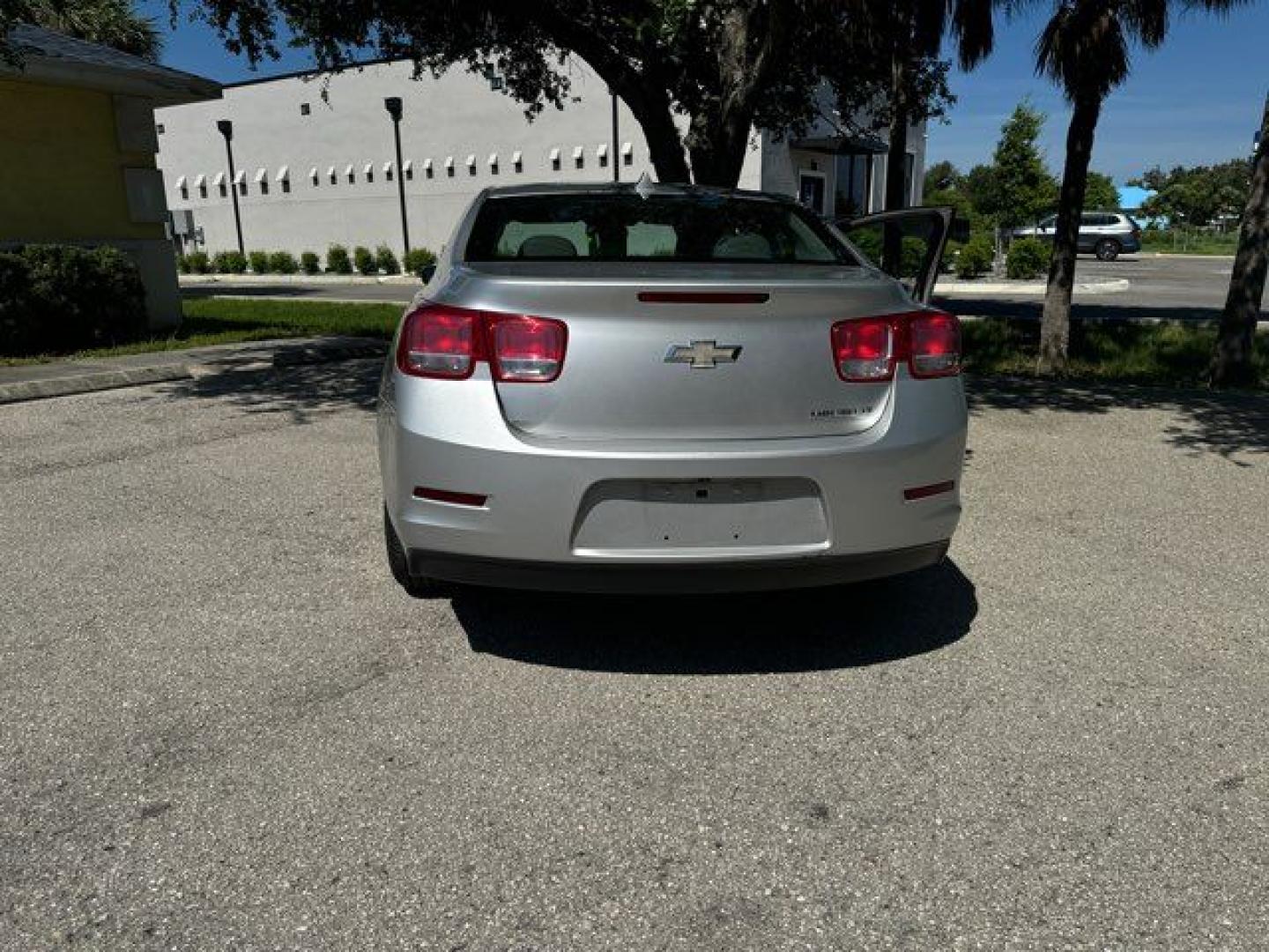 2014 SILVER /Cocoa/Light Neutral CHEVROLET MALIBU 1LT (1G11C5SL2EF) with an 2.5L engine, Automatic transmission, located at 11100 Summerlin Square Dr., Fort Myers Beach, FL, 33931, (239) 999-7777, 26.493452, -81.938683 - Photo#8