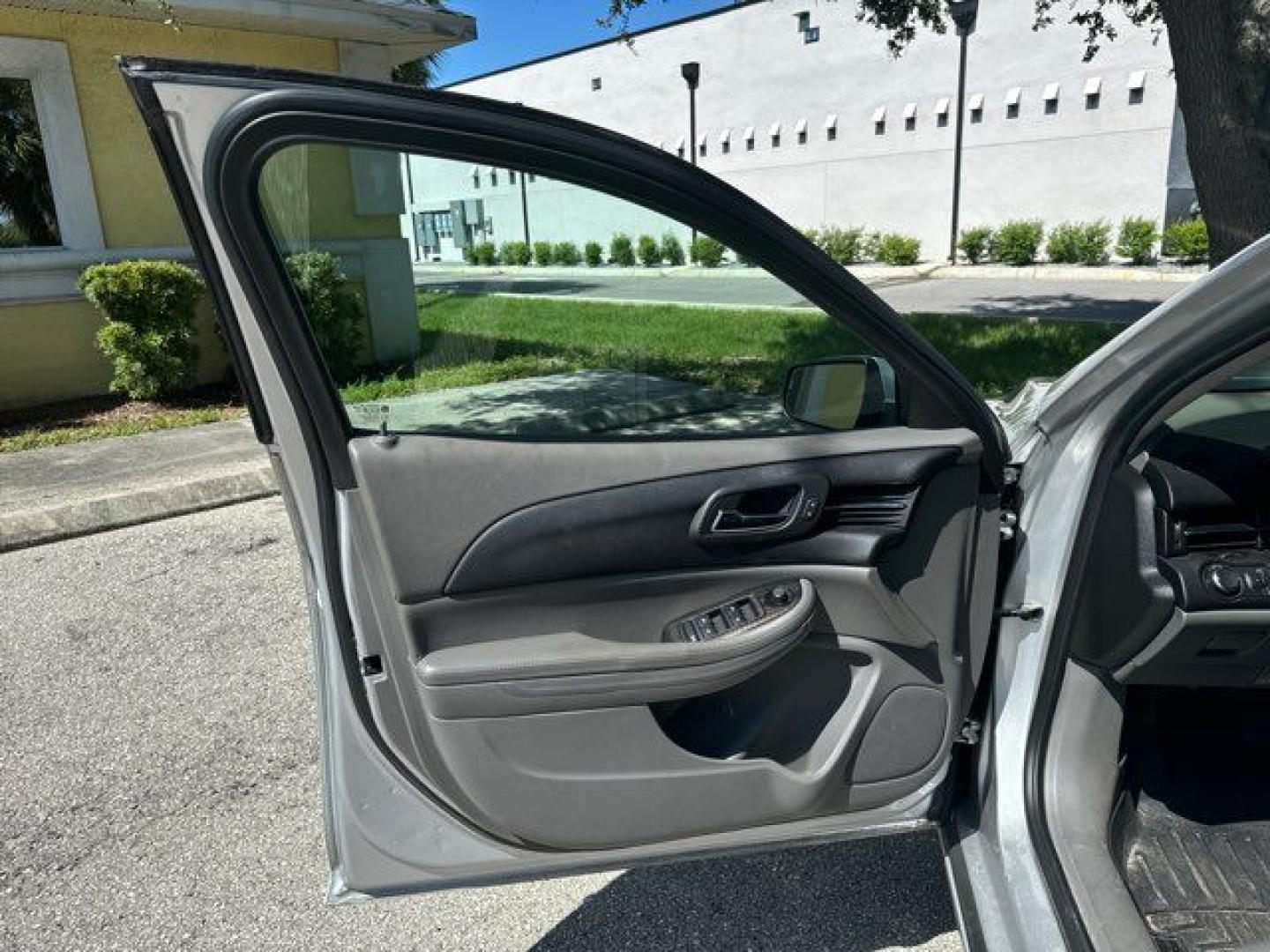 2014 SILVER /Cocoa/Light Neutral CHEVROLET MALIBU 1LT (1G11C5SL2EF) with an 2.5L engine, Automatic transmission, located at 11100 Summerlin Square Dr., Fort Myers Beach, FL, 33931, (239) 999-7777, 26.493452, -81.938683 - Photo#9