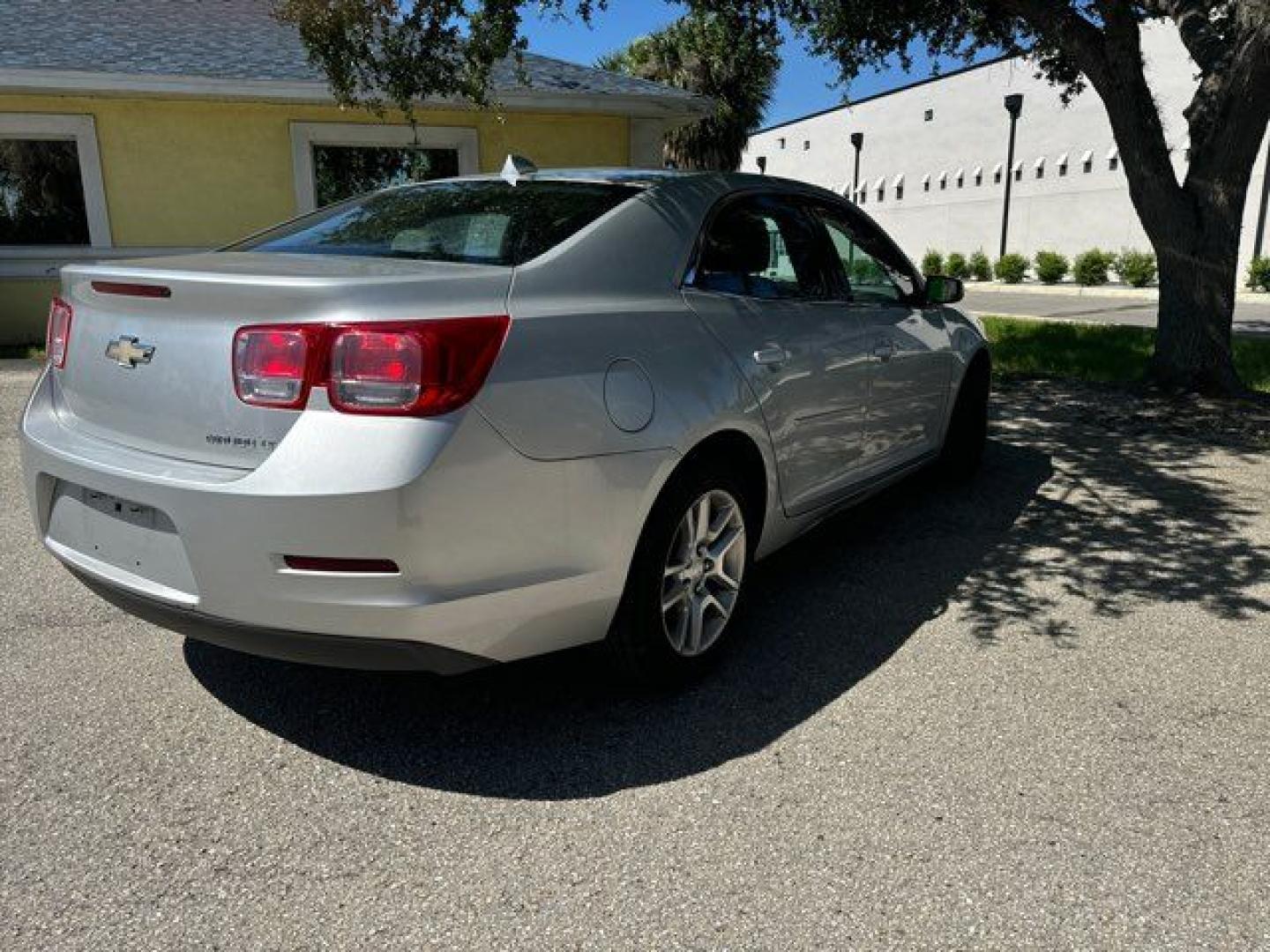 2014 SILVER /Cocoa/Light Neutral CHEVROLET MALIBU 1LT (1G11C5SL2EF) with an 2.5L engine, Automatic transmission, located at 11100 Summerlin Square Dr., Fort Myers Beach, FL, 33931, (239) 999-7777, 26.493452, -81.938683 - Photo#10