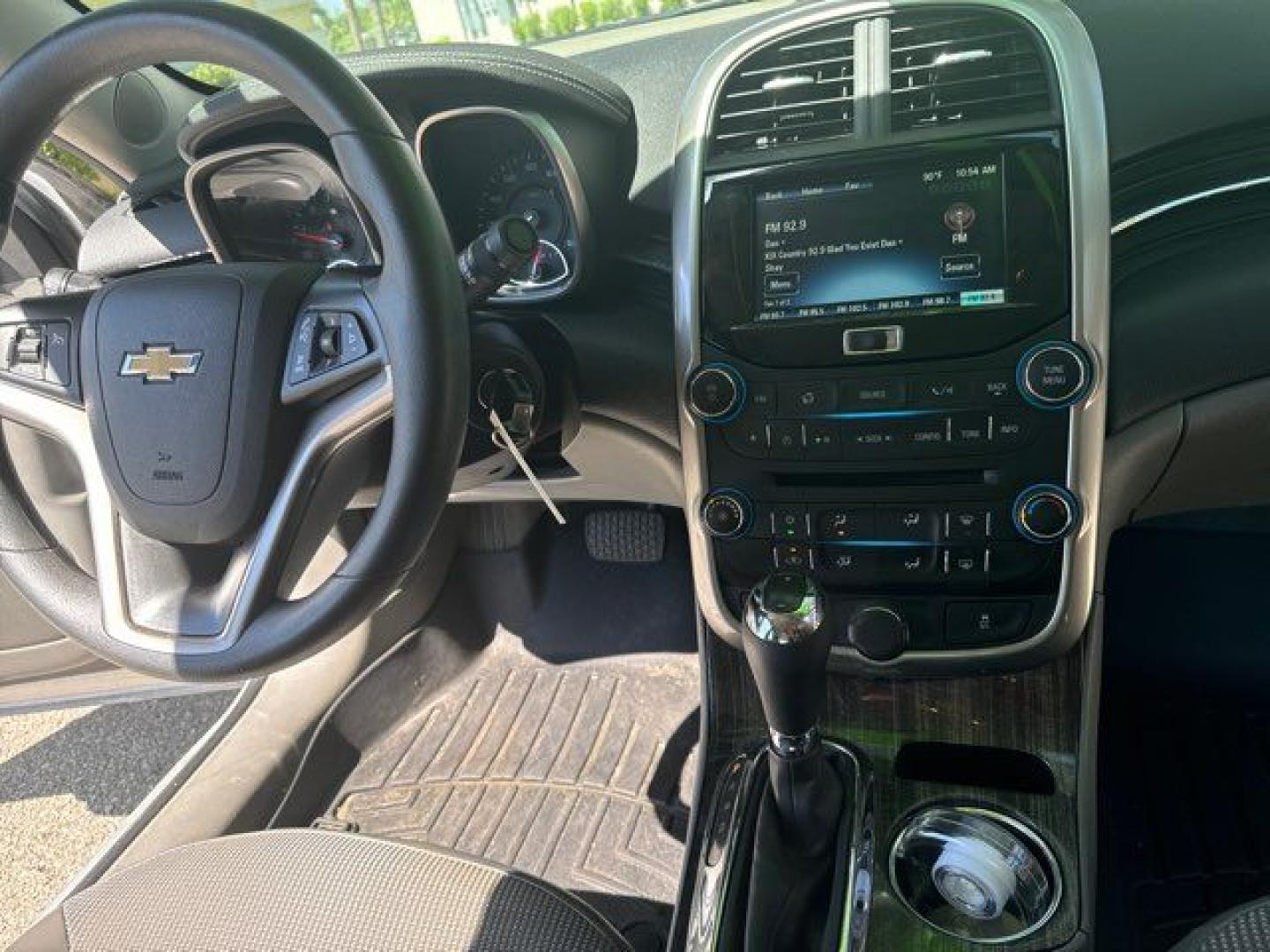 2014 SILVER /Cocoa/Light Neutral CHEVROLET MALIBU 1LT (1G11C5SL2EF) with an 2.5L engine, Automatic transmission, located at 11100 Summerlin Square Dr., Fort Myers Beach, FL, 33931, (239) 999-7777, 26.493452, -81.938683 - Photo#28