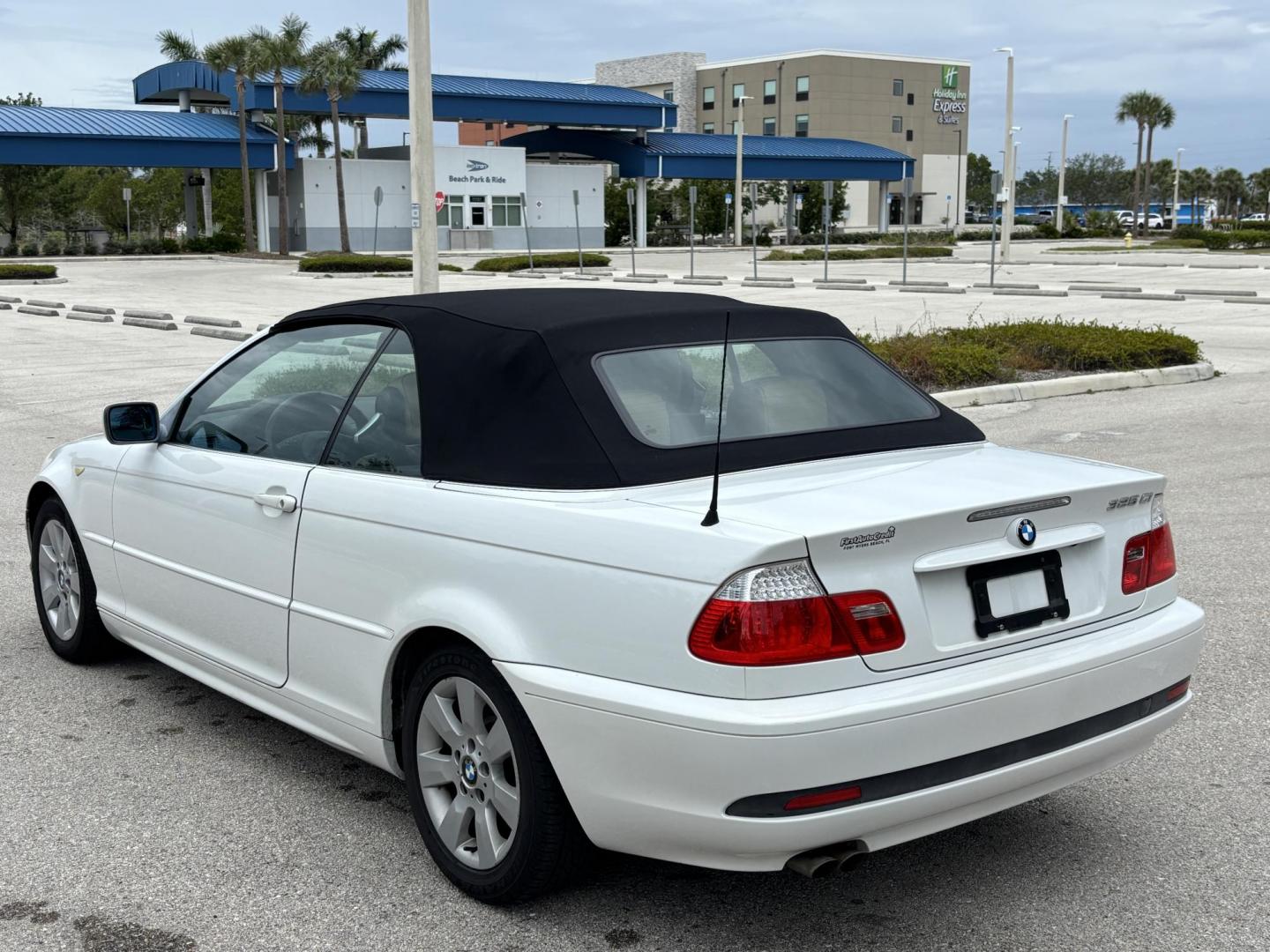 2006 WHITE BMW 325 CI (WBABW33426P) with an 2.5L engine, Automatic transmission, located at 11170 Summerlin Square Dr., Fort Myers Beach, FL, 33931, (239) 999-7777, 26.493546, -81.941628 - Photo#15