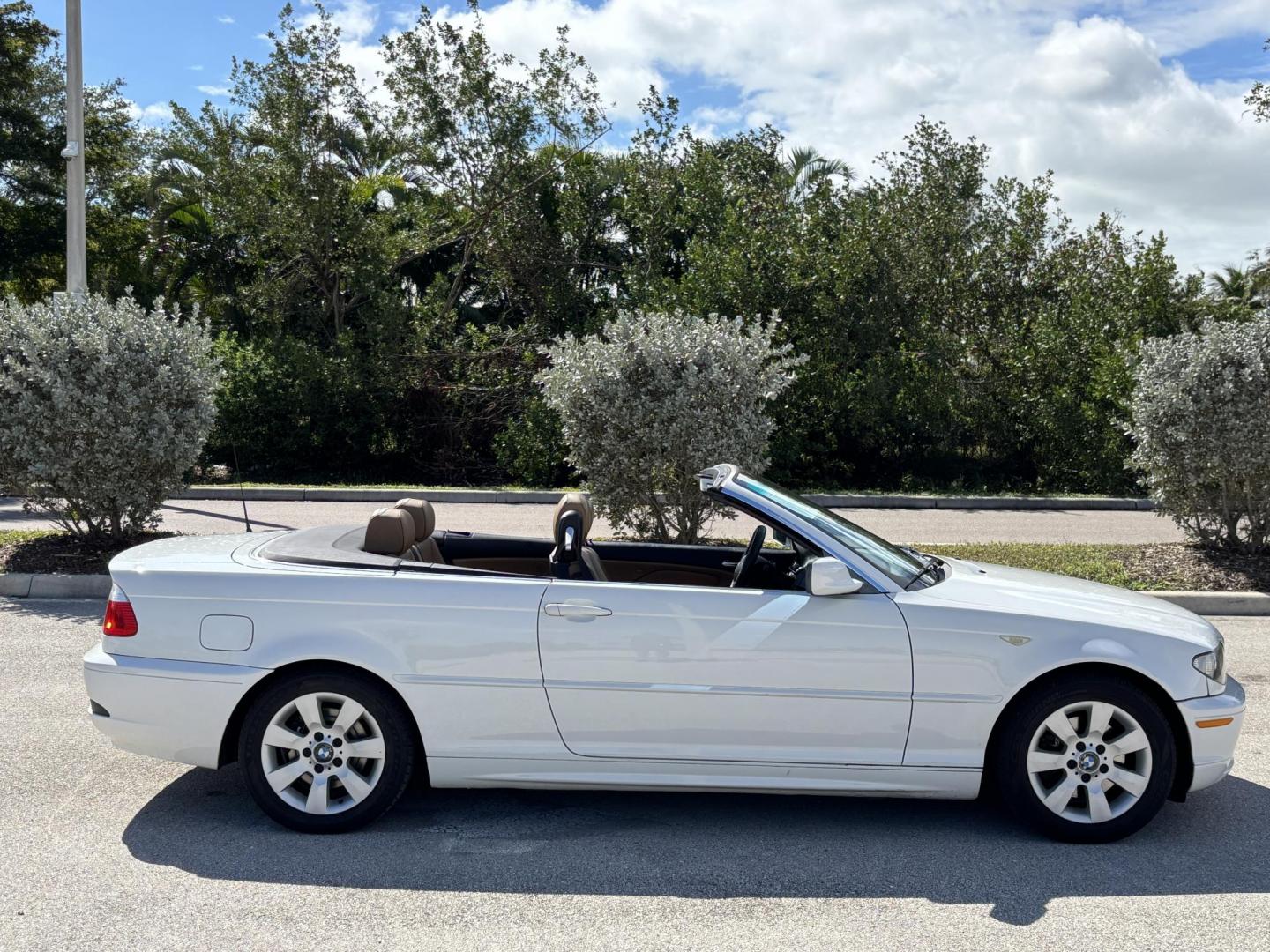 2006 WHITE BMW 325 CI (WBABW33426P) with an 2.5L engine, Automatic transmission, located at 11170 Summerlin Square Dr., Fort Myers Beach, FL, 33931, (239) 999-7777, 26.493546, -81.941628 - Photo#3