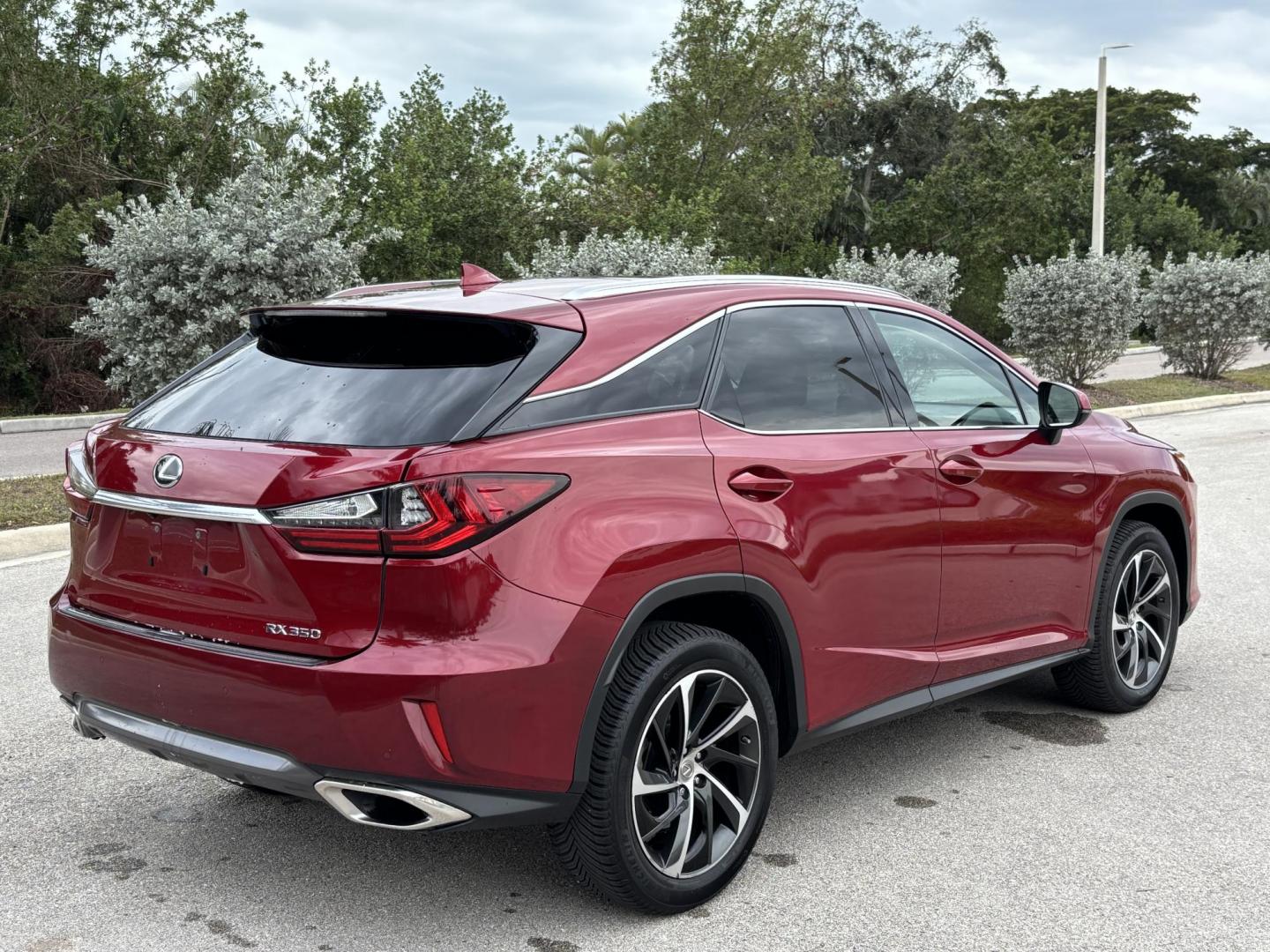 2016 RED /TAN LEXUS RX 350 (2T2ZZMCA4GC) with an 3.5L engine, Automatic transmission, located at 11170 Summerlin Square Dr., Fort Myers Beach, FL, 33931, (239) 999-7777, 26.493546, -81.941628 - 2 Owner No Damage, No Accident Carfax Florida Owned Clean Title - Photo#4