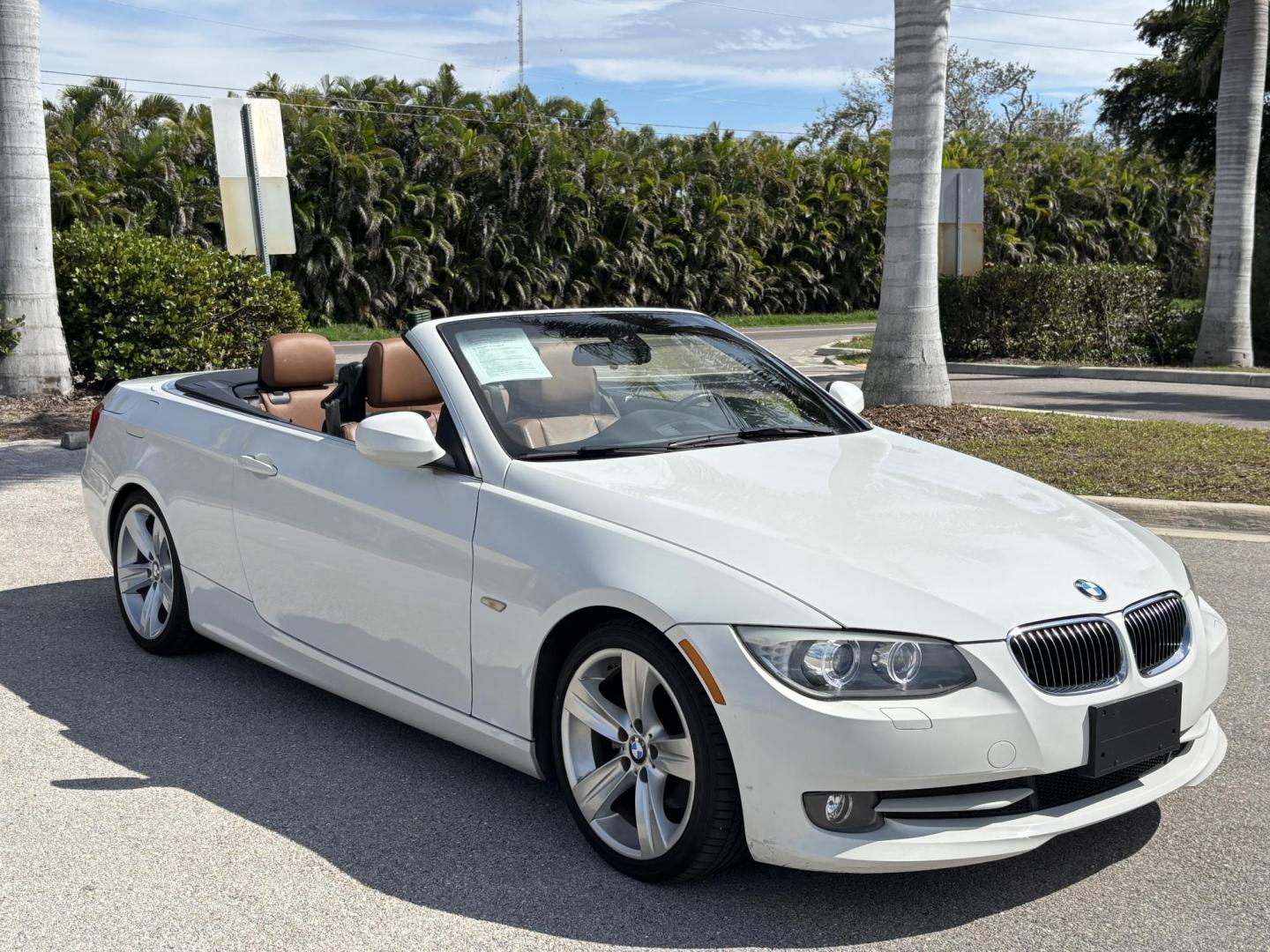 2011 WHITE /BEIGE BMW 328 I SULEV (WBADW7C54BE) with an 3.0L engine, Automatic transmission, located at 11170 Summerlin Square Dr., Fort Myers Beach, FL, 33931, (239) 999-7777, 26.493546, -81.941628 - Photo#10