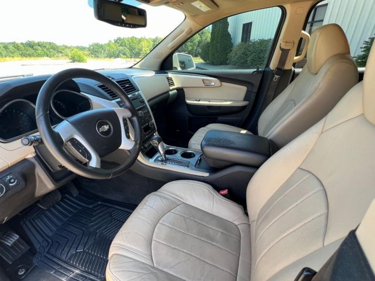 2012 WHITE /Tan Leather CHEVROLET TRAVERSE LTZ (1GNKVLED1CJ) with an 3.6L engine, Automatic transmission, located at 11100 Summerlin Square Dr., Fort Myers Beach, FL, 33931, (239) 999-7777, 26.493452, -81.938683 - Photo#53