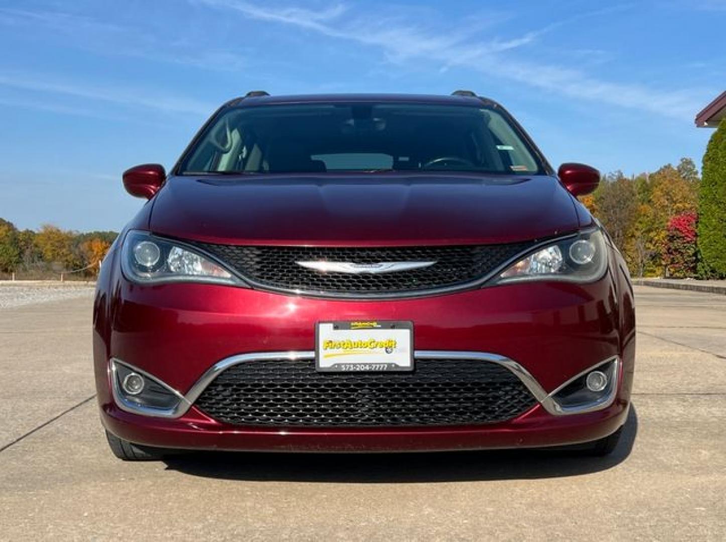 2017 BURGUN /Black Leather CHRYSLER PACIFICA TOURING L (2C4RC1BG7HR) with an 3.6L engine, Automatic transmission, located at 11100 Summerlin Square Dr., Fort Myers Beach, FL, 33931, (239) 999-7777, 26.493452, -81.938683 - Photo#1