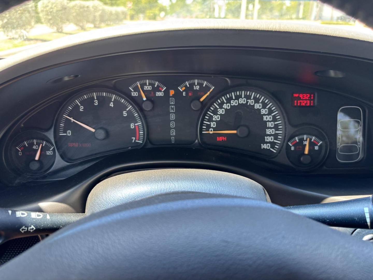 2000 SILVER Pontiac Bonneville SE (1G2HX54KXY4) with an 3.8L V6 OHV 12V engine, 4-Speed Automatic Overdrive transmission, located at 11170 Summerlin Square Dr., Fort Myers Beach, FL, 33931, (239) 999-7777, 26.493546, -81.941628 - Photo#11