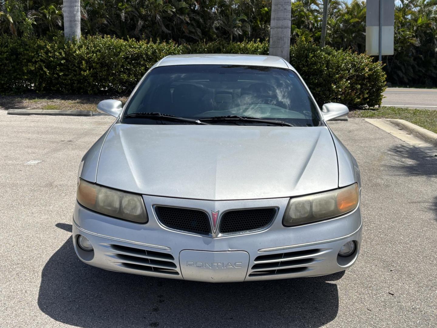 2000 SILVER Pontiac Bonneville SE (1G2HX54KXY4) with an 3.8L V6 OHV 12V engine, 4-Speed Automatic Overdrive transmission, located at 11170 Summerlin Square Dr., Fort Myers Beach, FL, 33931, (239) 999-7777, 26.493546, -81.941628 - Photo#1