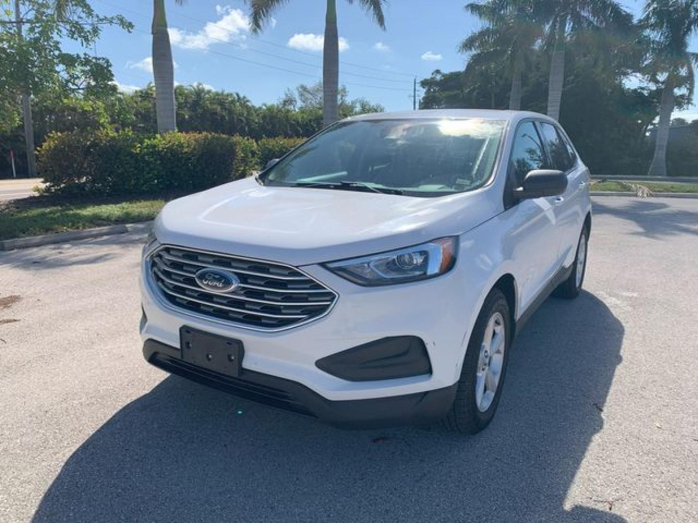 2020 WHITE /Tan Cloth FORD EDGE SE (2FMPK3G98LB) with an 2.0L engine, Automatic transmission, located at 11100 Summerlin Square Dr., Fort Myers Beach, FL, 33931, (239) 999-7777, 26.493452, -81.938683 - Photo#0