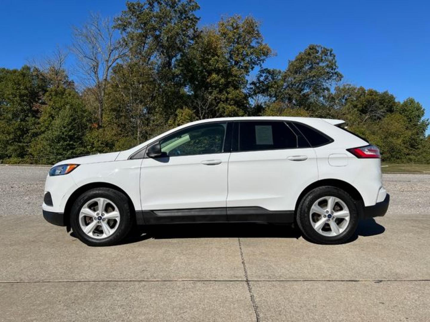 2020 WHITE /Tan Cloth FORD EDGE SE (2FMPK3G98LB) with an 2.0L engine, Automatic transmission, located at 11100 Summerlin Square Dr., Fort Myers Beach, FL, 33931, (239) 999-7777, 26.493452, -81.938683 - Photo#4