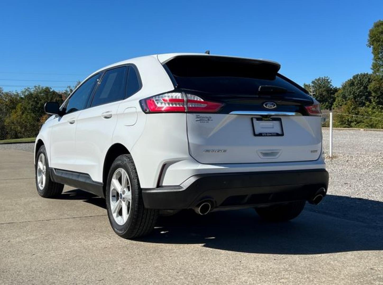 2020 WHITE /Tan Cloth FORD EDGE SE (2FMPK3G98LB) with an 2.0L engine, Automatic transmission, located at 11100 Summerlin Square Dr., Fort Myers Beach, FL, 33931, (239) 999-7777, 26.493452, -81.938683 - Photo#5