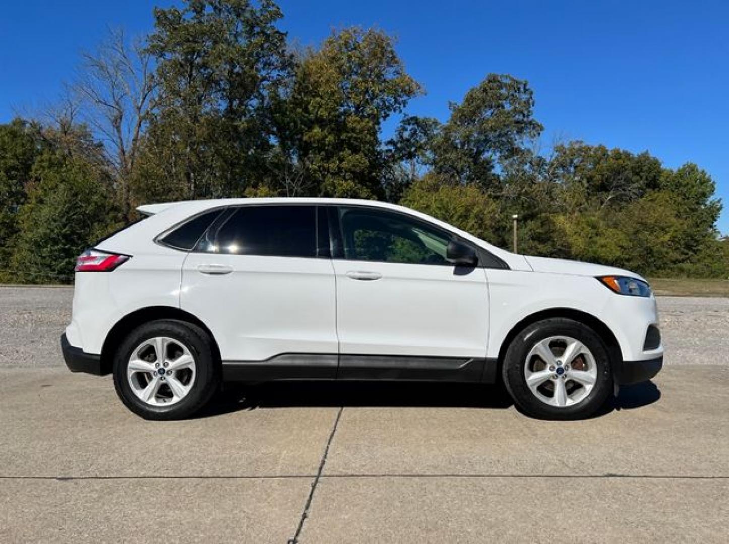 2020 WHITE /Tan Cloth FORD EDGE SE (2FMPK3G98LB) with an 2.0L engine, Automatic transmission, located at 11100 Summerlin Square Dr., Fort Myers Beach, FL, 33931, (239) 999-7777, 26.493452, -81.938683 - Photo#8